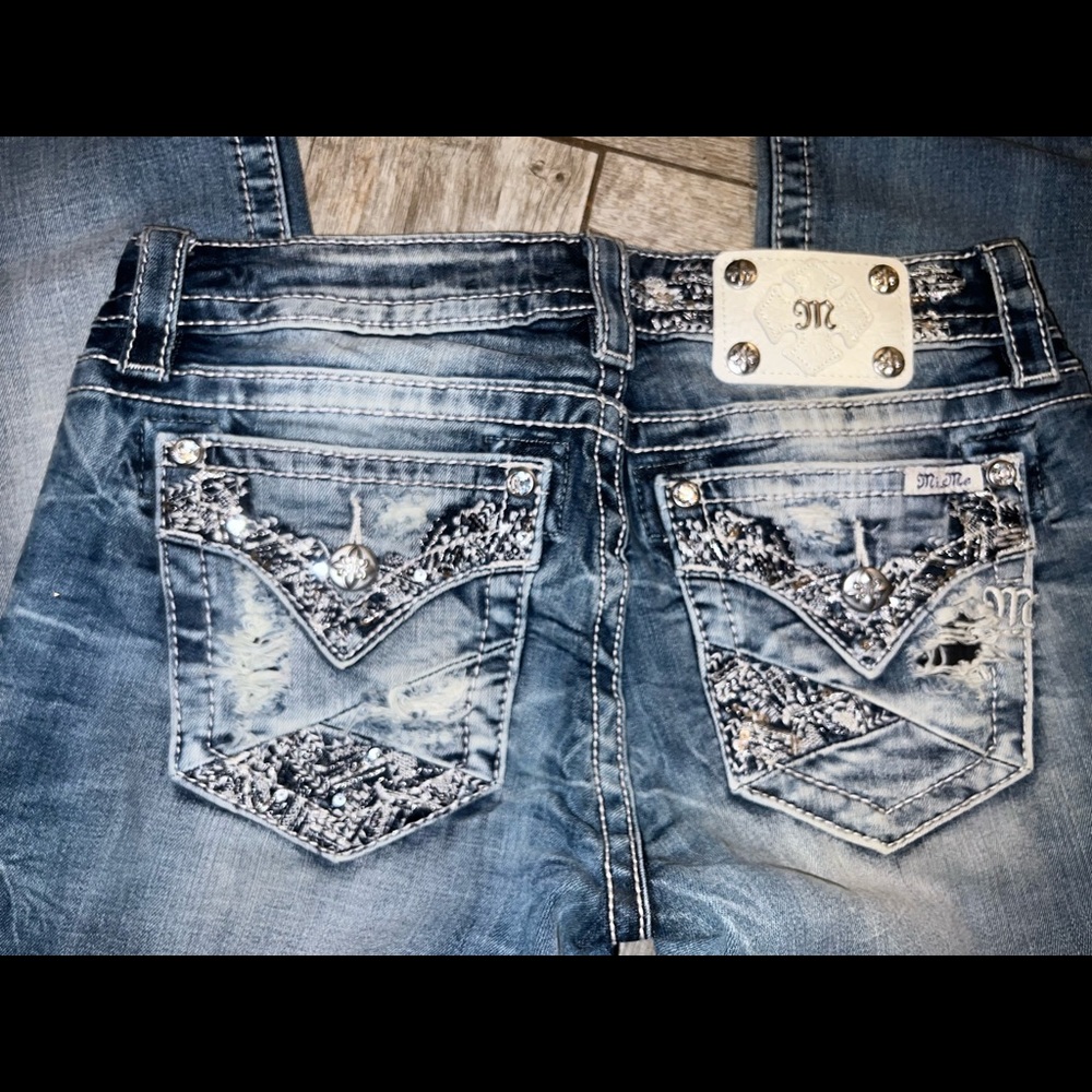 Hardly worn signature straight miss me jeans <3